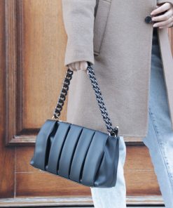 Alternative view of DSN 5843 Pleated Shoulder Bag with Chain in Black