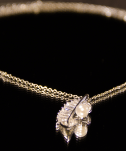 Alternative view of Dunipa Sparkling Pearl Leaf Steel Necklace - Silver Color