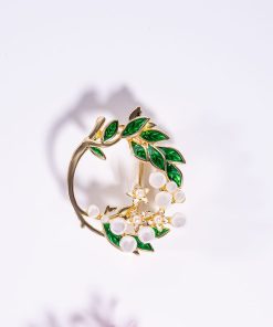 Alternative view of Stainless Steel 2-Piece Wreath & Pearl Brooch Set – Gold and Silver Tone, Elegant Design